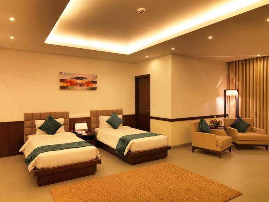 24 Tech Hotel Bangalore Ngoại thất bức ảnh